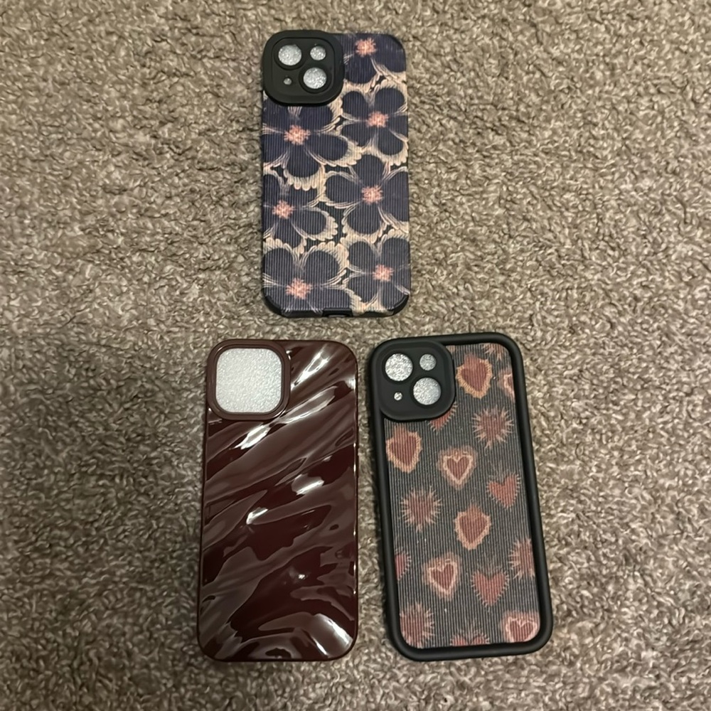 Bundle of Iphone 15 cases